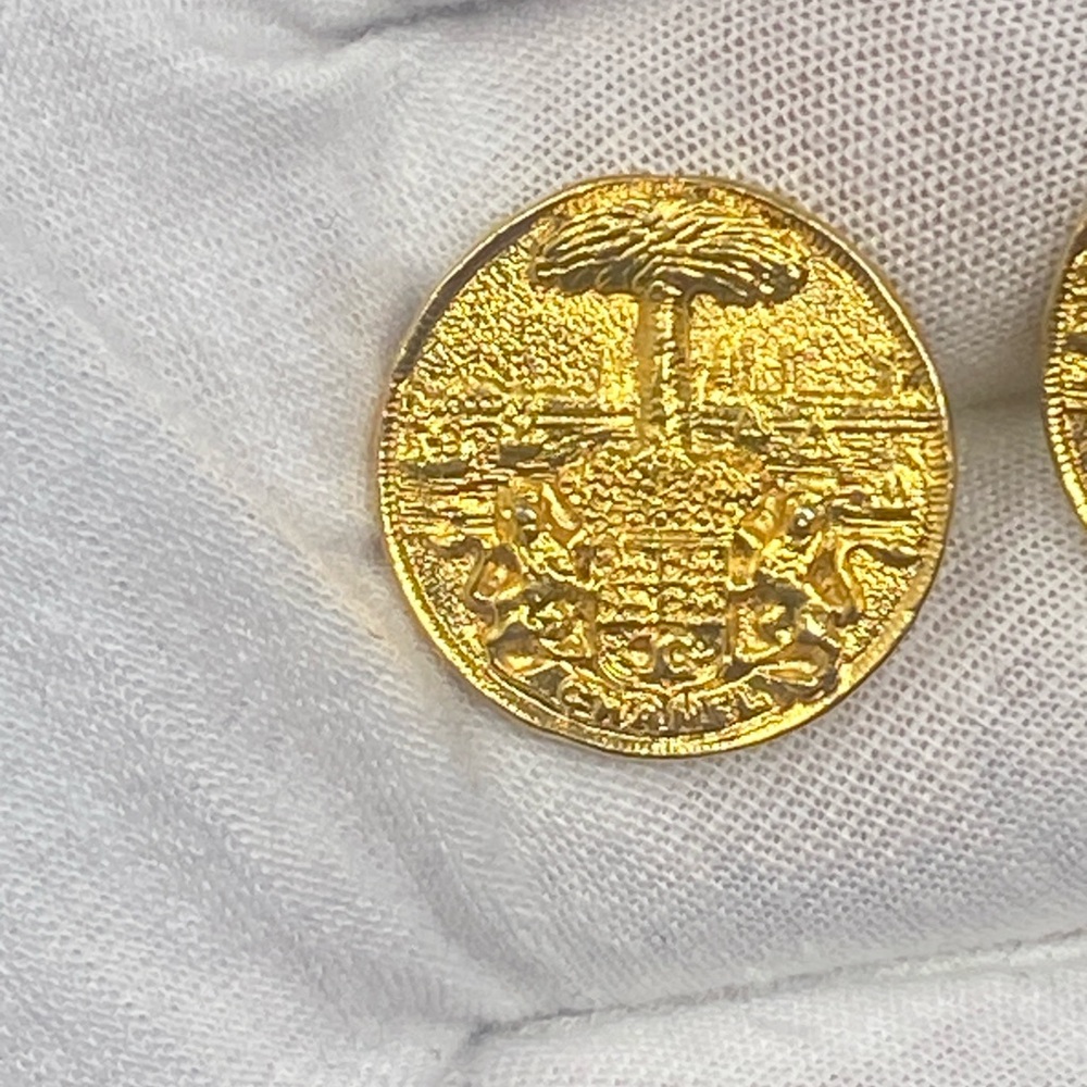Chanel Vintage 80s Gold Tone Cufflinks - Picture 11 of 14